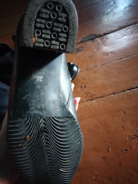 Продам обувь в хорошем состоянии