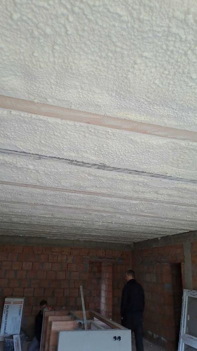 Spumă poliuretanica.