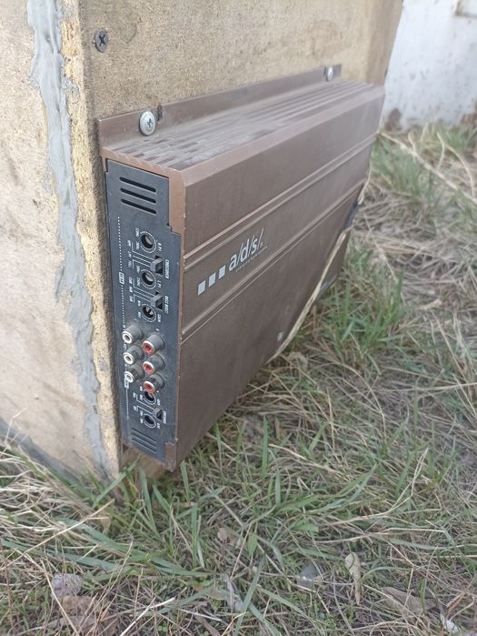 Продам буфер.с усилителем!качает хорошо!