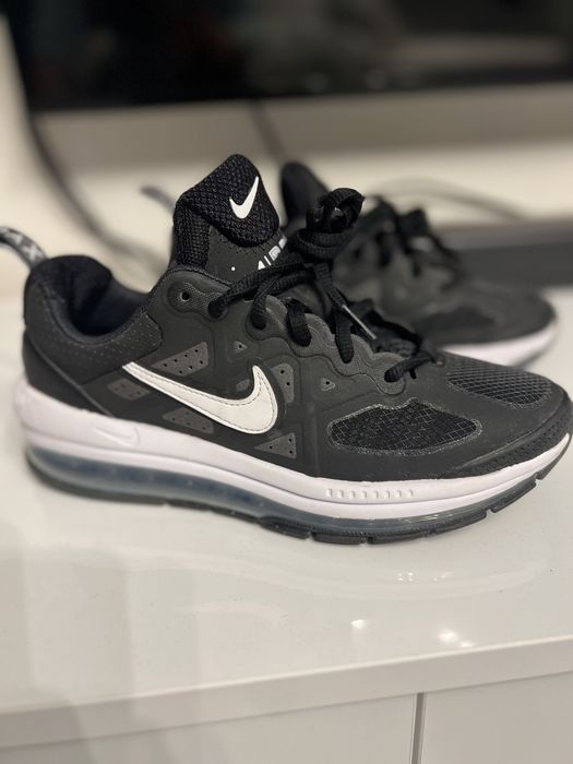 Дамски маратонки Nike