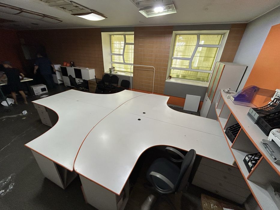 Продам офисную мебель б/у