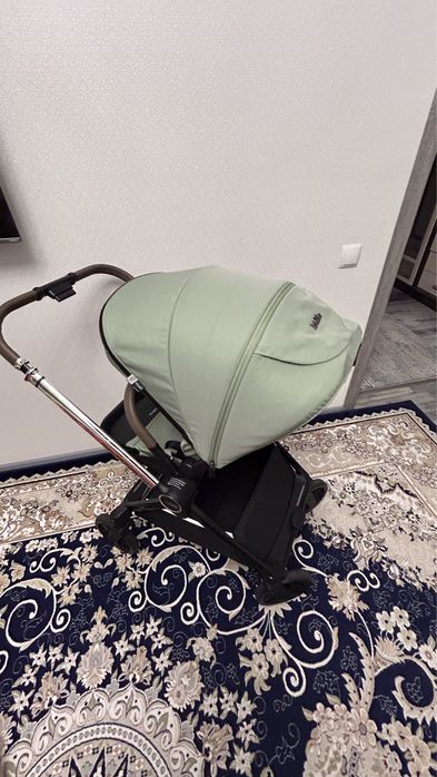 Коляска 3 в 1 оливкового цаета