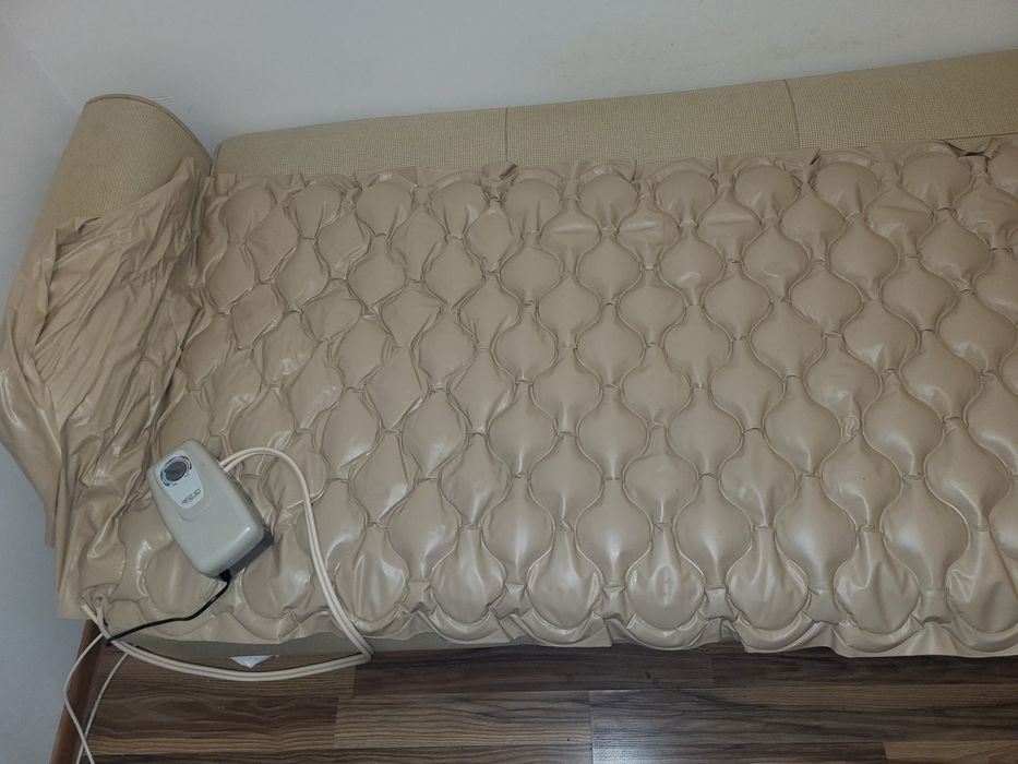 Vând saltea antiescare gonflabila