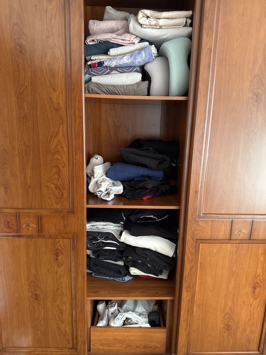 Шкаф из натурального дерева