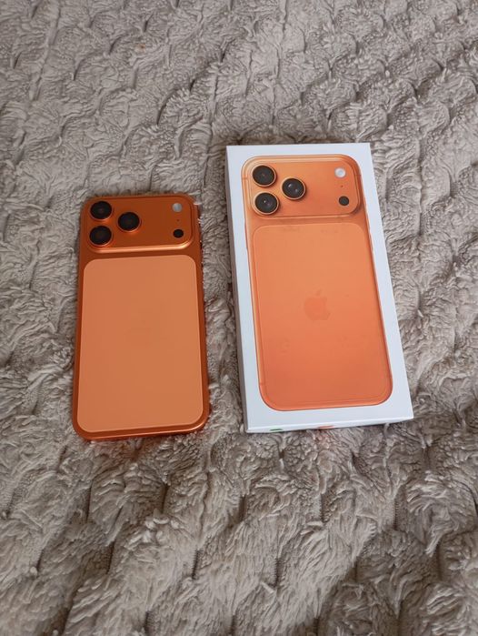 Продам Айфон 17 pro мах новый