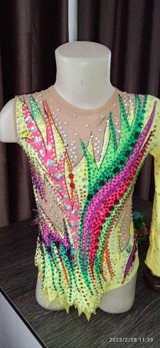 Гимнастический купальник, новый, камни дмс 1 млн 600 тыс, 5-7 лет