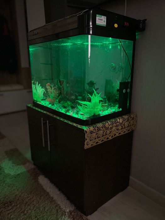 Продам аквариум заводской