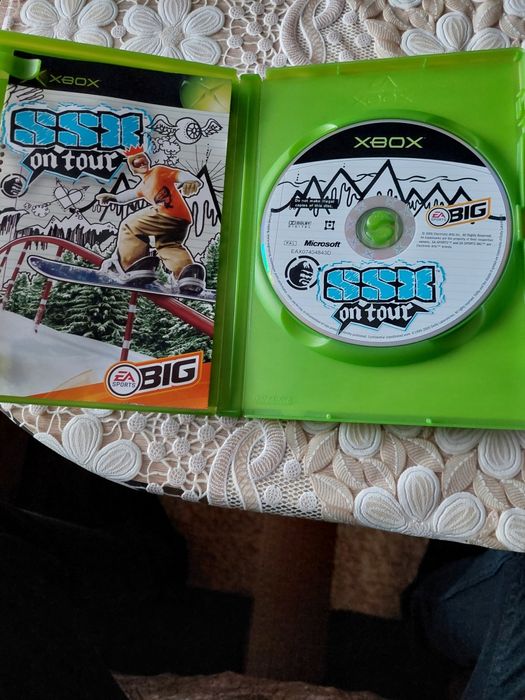 Xbox classic,Два контролера,6-видео игри