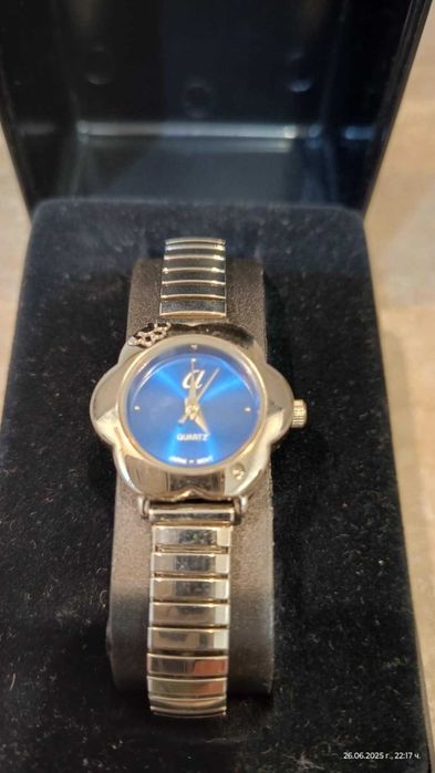 Дамски часовник гривна