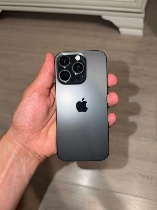 iPhone 16 pro 256 titanium black