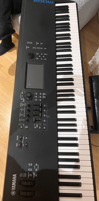 Pian digital Yamaha MODX8