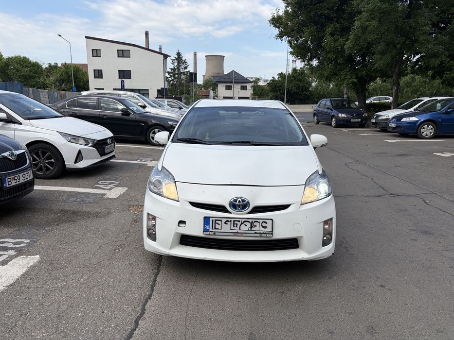 Vand toyota prius 2012 luna 12