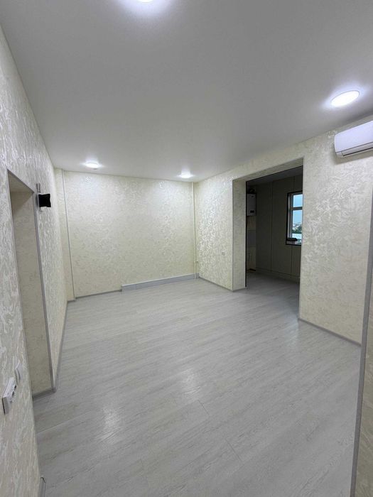 СРОЧНО !! Продается квартира в Яшнабаде 1/6/8 ( 44 кв/м) ЖК Azia House