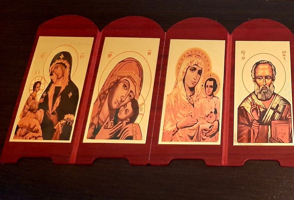 Златиста икона на Св Николай Чудотворец  и Ламинирана иконаСв.Марина