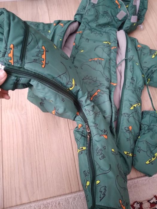 Продам комбинезон новый