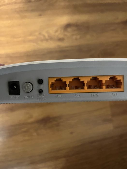 Продам вайфай роутер tp-link.