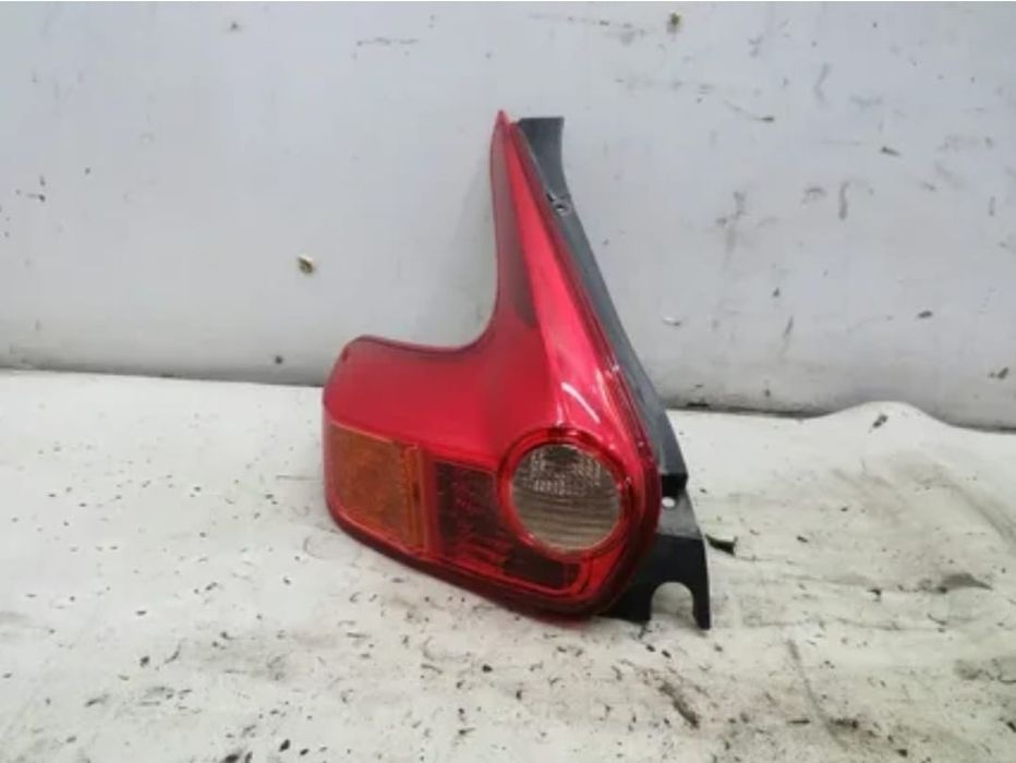 Фара задняя левая Nissan Juke