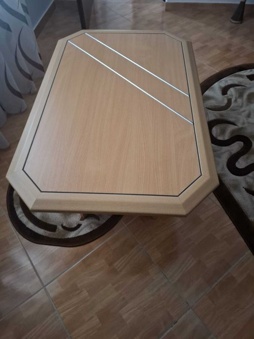 vand masuta salon adusa din Germania în stare buna