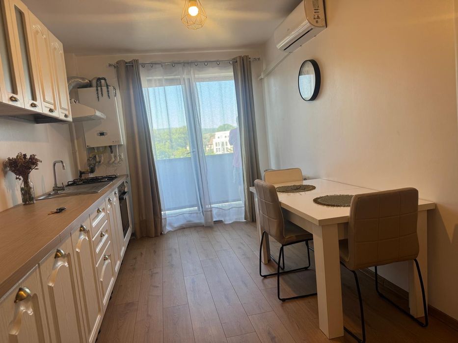 Vând  2 camere Cluj, 47 mp, persoana fizica,, ready to move, două aparate AC, etaj 4 din 6, parcare subterană, mobilat, 149 000, Zona Lombului 2-4
