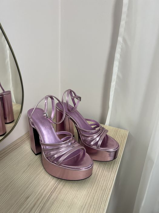 Sandale Bershka, marimea 37