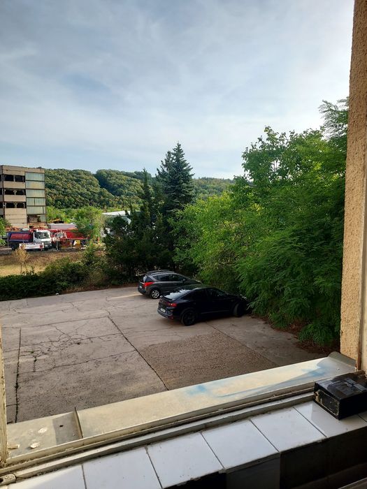 Дава се под наем Промишлена сграда в Велико Търново, Промишлена зона - Запад - 300 кв.м за 180000 € - Снимка #1