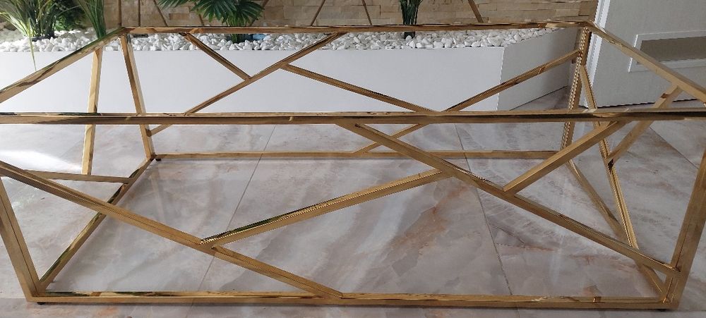 Холна маса в перфектно състояние