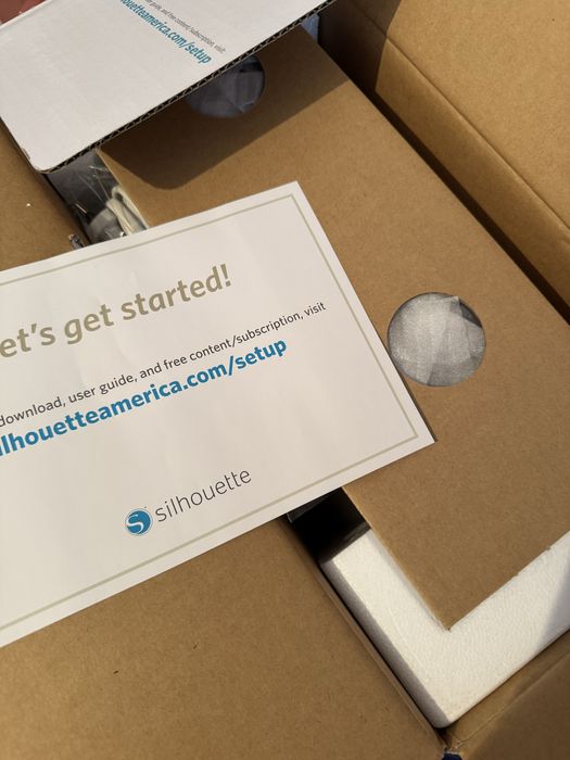 Продается режущий плоттер Silhouette Portrait 3