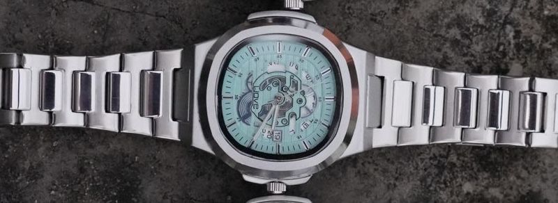 Часы кварцевые новые