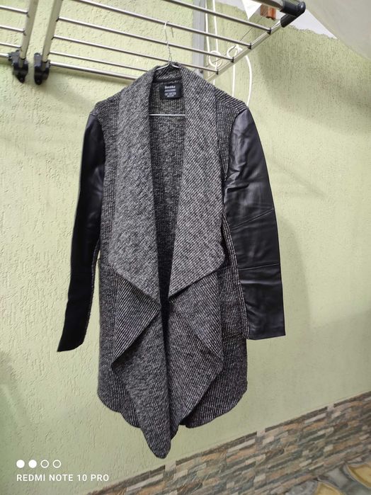 Îmbrăcăminte, încălțăminte și genți, noi și Second Hand la kg în saci