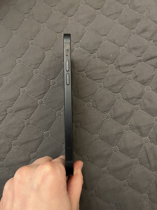 Iphone 12 64GB памет