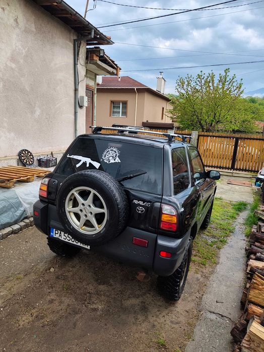 Toyota Raw 4 2.0