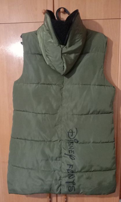 Продам женскую без рукавку