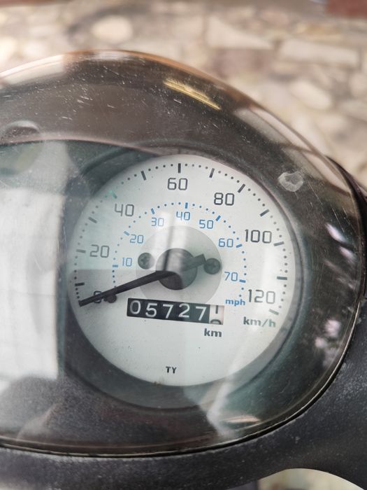 Скутер за продажба Piaggio ZIP 100