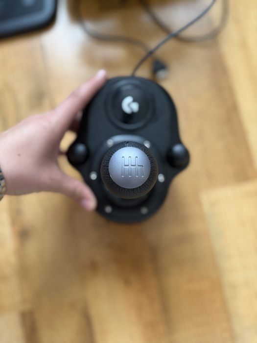 Volan Logitech G29 Driving Force+Pedale+Schimbator-PS5/PS4/PC