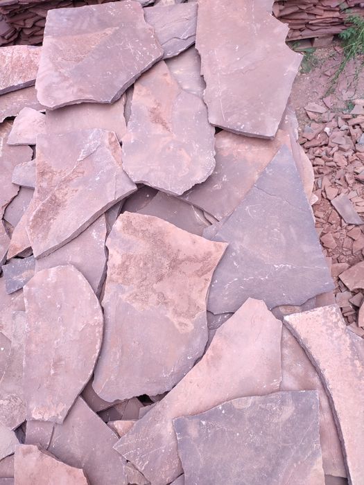 Плитняк Бордовый оптом