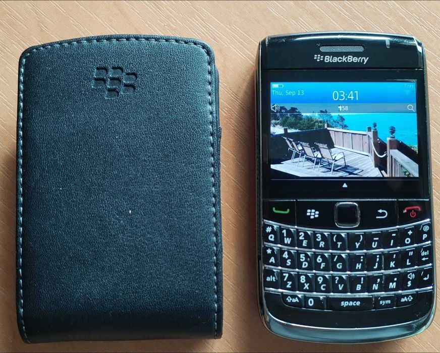 BlackBerry Bold 9700 – оригинален телефон с кутия и калъф