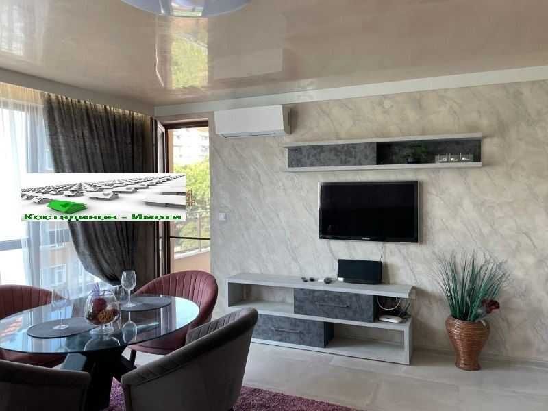 Продава се Двустаен апартамент в Пловдив, Младежки Хълм - 72 кв.м за 2556 €/кв.м - Снимка #2