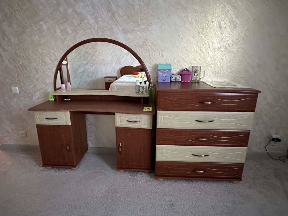 Спальный гарнитур