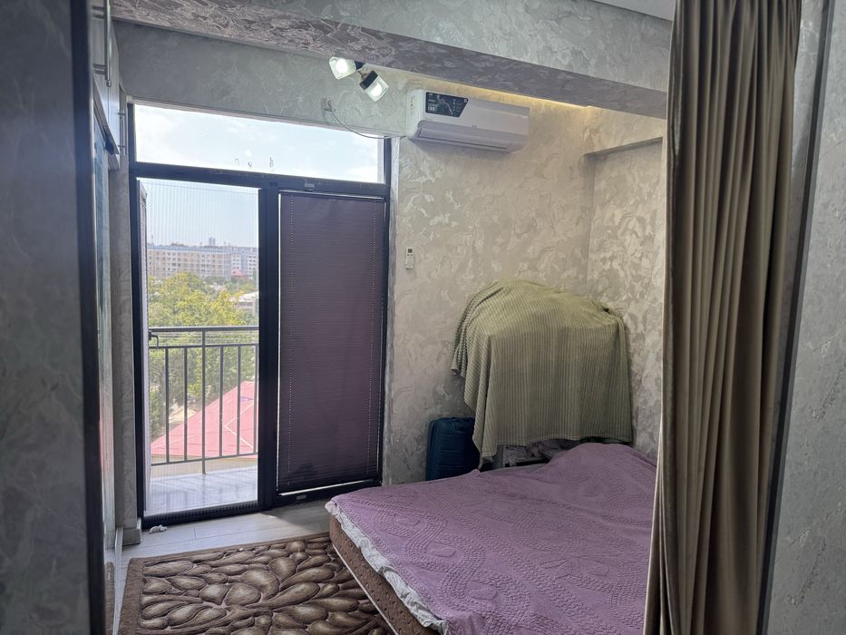 Yunusobod 13 kv 1 xonali 28 m² uy sotiladi srochno