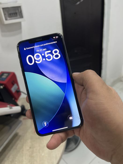 Продам iPhone 11 Pro Max