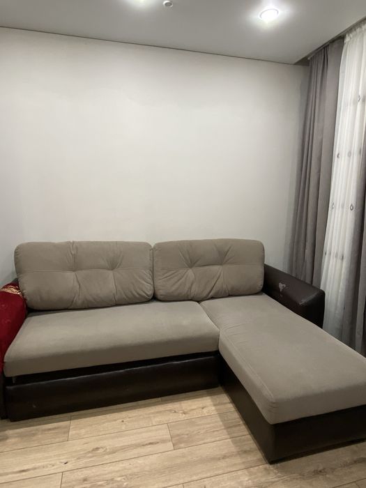 Продам диван угловой