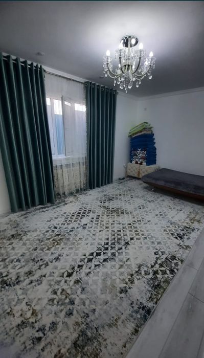 Продам ковёр почти новый размер 3/5