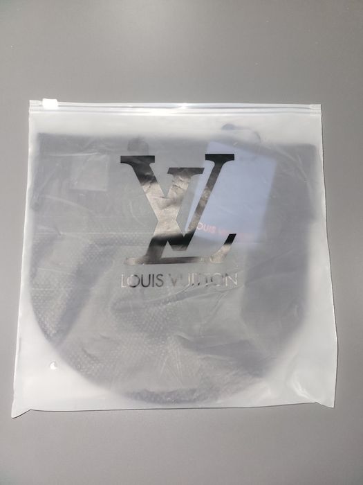 Louis Vuitton шапка черна