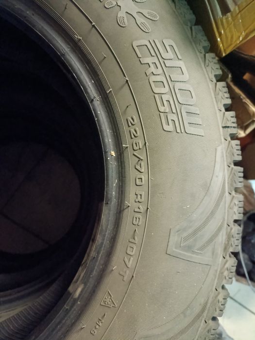 Продам зимние шины 225/70/16