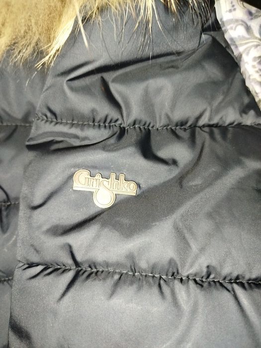 Женская куртка продается