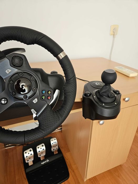 xbox one x + logitech g920 + logitech shifter
