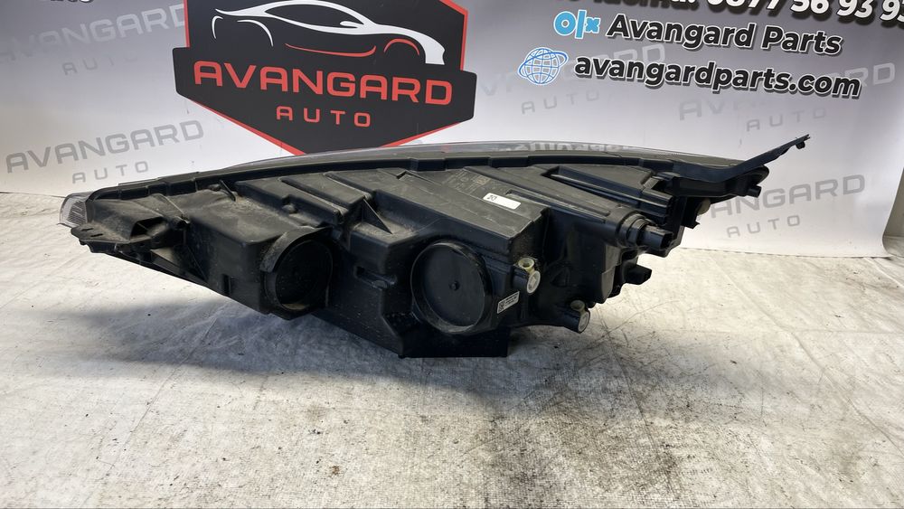 Ford Transit Custom ляв и 2 броя десен фар