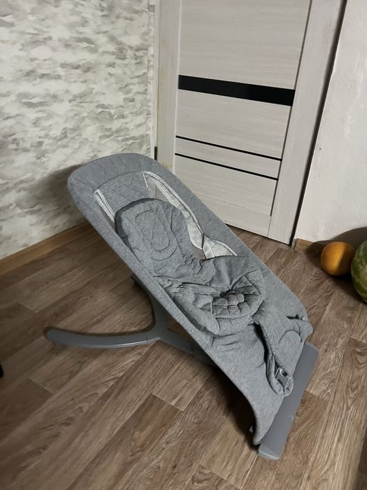 Шезлонг анатомический Happy Baby