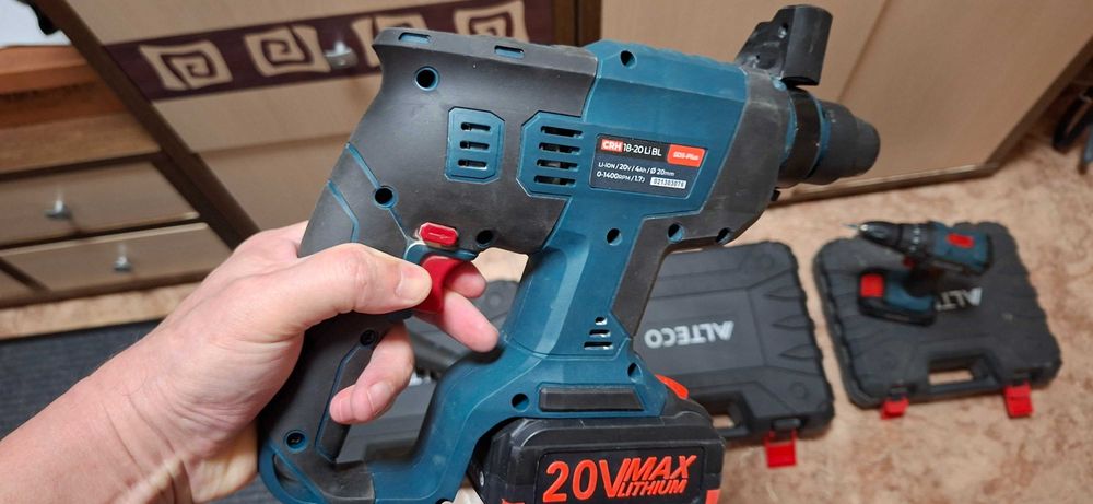 Болгарка, перфоратор, шуруповерт