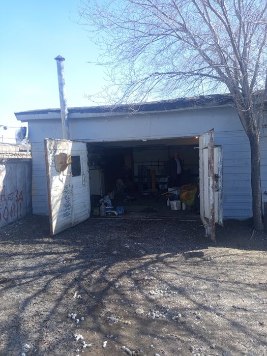 Продам гараж.Район чашки ,ложки.